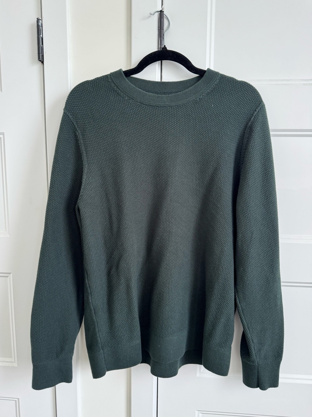 lululemon athletica Textured Knit Men’s Crewneck Sweater in Rainforest Green